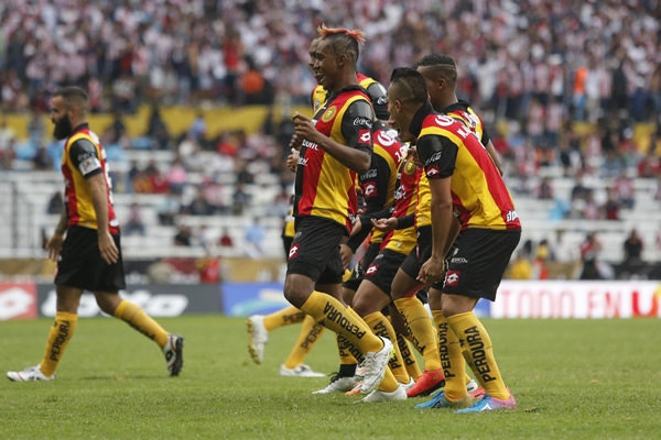 Los Melenudos sorprendieron a los rojiblancos.