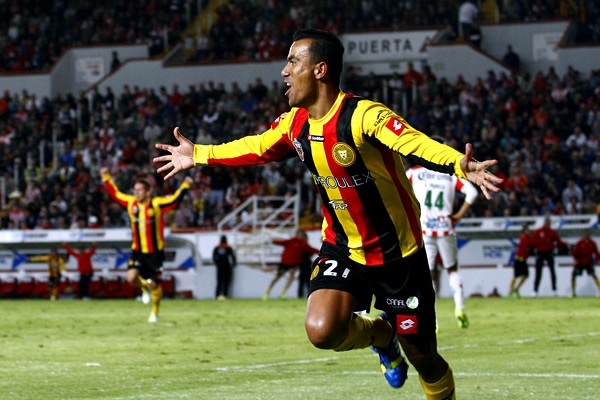 Los Melenudos vacunaron a los Rayos con una jugada a balón parado.