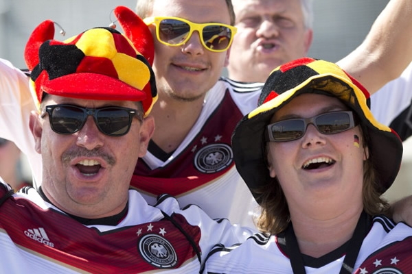 Los primeros que llegaron al Estadio fue la afición germana.