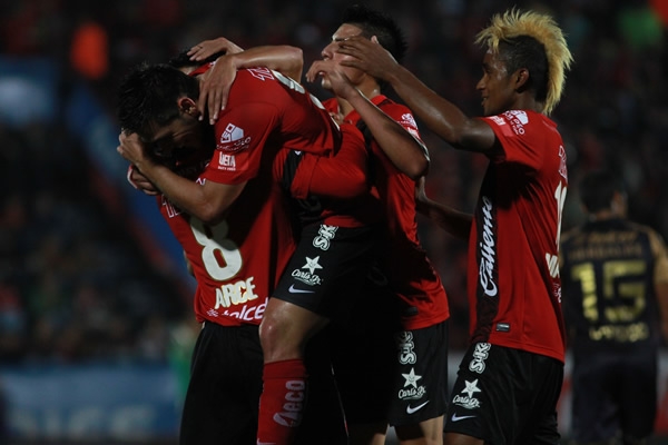 Los Xolos lucen invencibles en la Perrera.