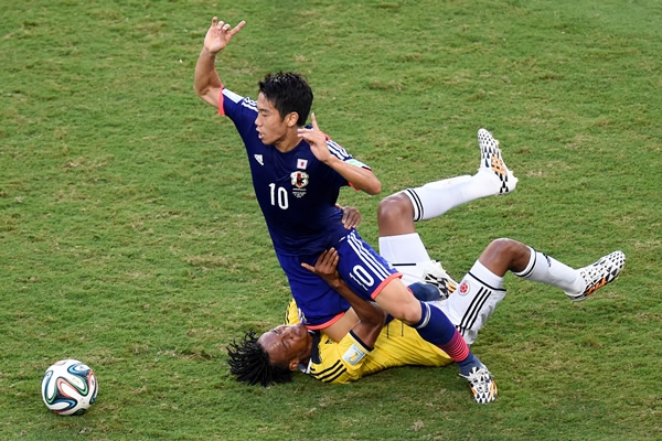 Lucha intensa por el empate del partido.