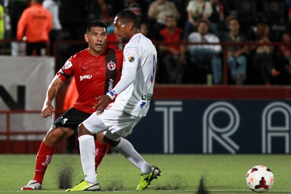 Luis Ángel Firpo ocupa el segundo sitio con una unidad.