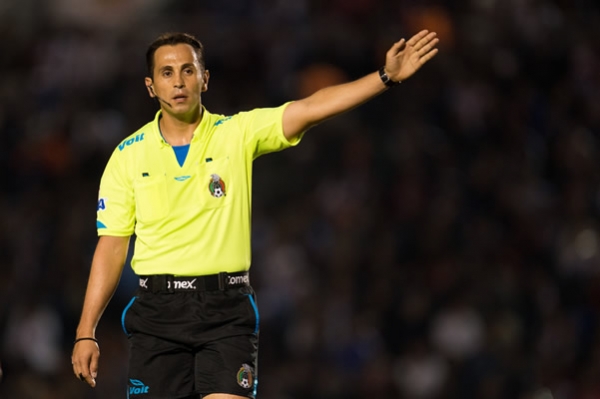Luis Enrique Santander fue el árbitro del partido.