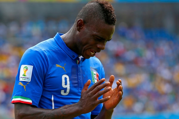 Mario Balotelli no pudo hacer mucho en el encuentro.