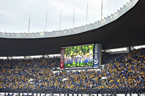 Más de 20 mil aficionados de Tigres acudieron al Azteca.