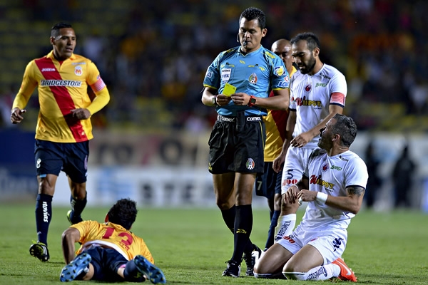 Mascorro salió expulsado por doble amonestación.