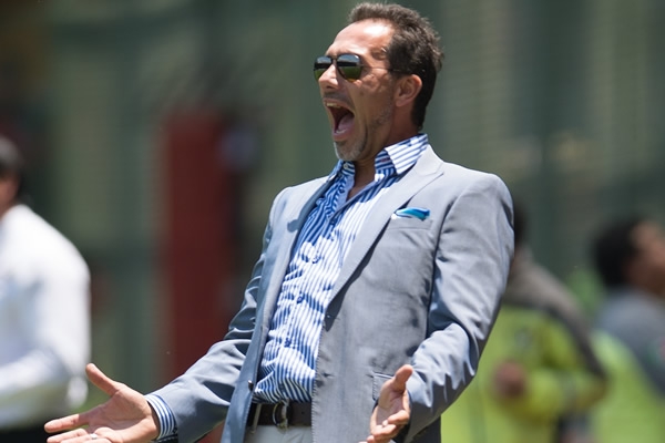 Matosas sufrió la derrota de su equipo.