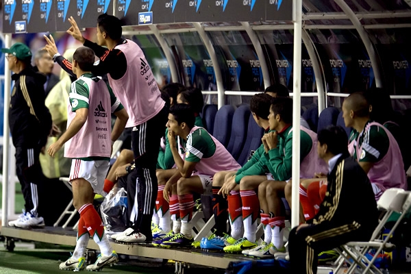 México vuelve a perder, sólo que a hora lo rescató su vecino del norte.