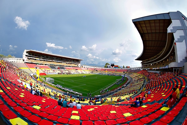 Morelia arrancó la liga en casa estrenando nueva piel.