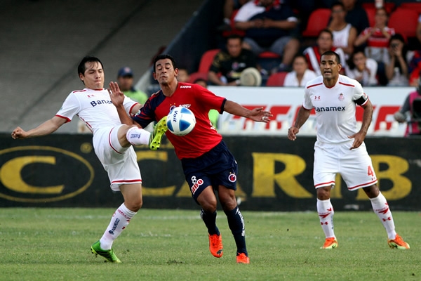 Moreno fue propositivo en cada chance.