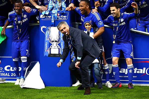 Mou festejó sin reparo y no le importó perder el estilo.