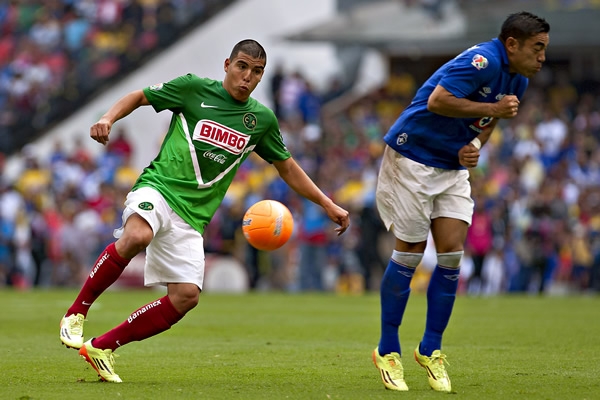 Ni la entrada de Mendoza es sufciente para abrir el marcador.