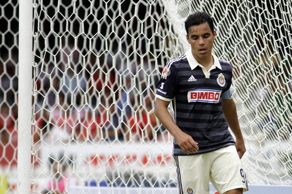 Omar Bravo dejó ir una clara oportunidad de gol en el segundo tiempo.