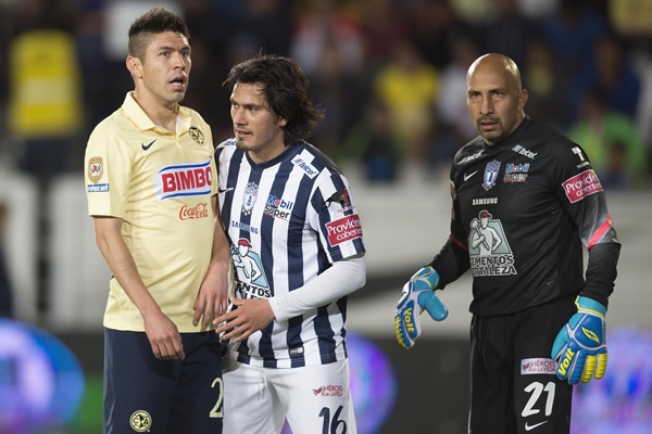 Oribe no logró concretar en el primer tiempo.