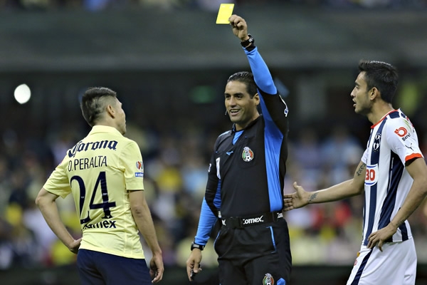 Orozco no perdonó a Oribe.