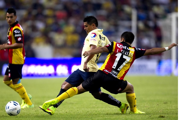 Osvaldo Martínez pesó poco en el encuentro.