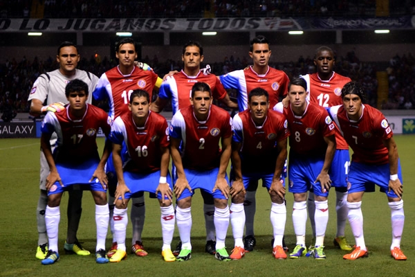 Oviedo y Gamboa entran en el once inicial.