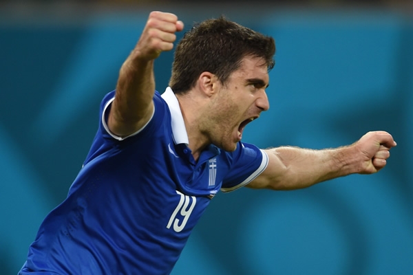 Papastathopoulos hizo vibrar el recinto cuando logró el empate.