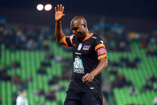 Por doble amarilla, Mosquera fue expulsado.