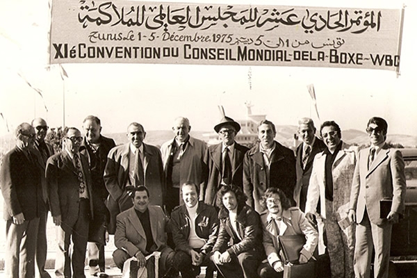 Por su relación con mucha gente, hablaba seis idiomas.