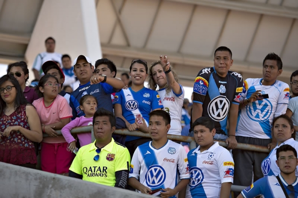 La porra camotera quería ver a su ídolo Cuauhtémoc Blanco.