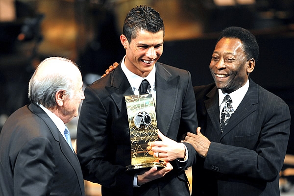 El portugués Cristiano Ronaldo se adjudicó el Balón de Oro en 2008.