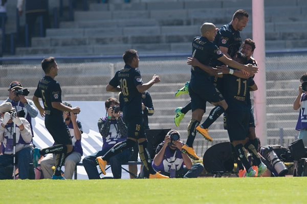 Pumas abrió muy rápido el marcador.