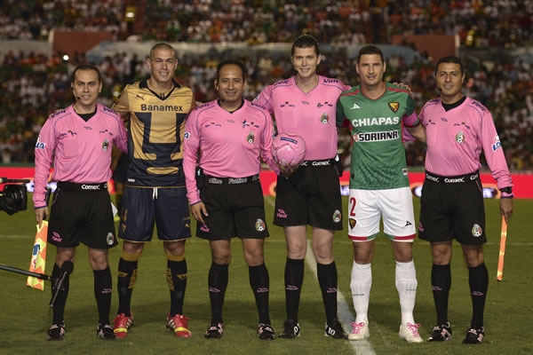 Pumas jugará con su uniforme azul y dorado.
