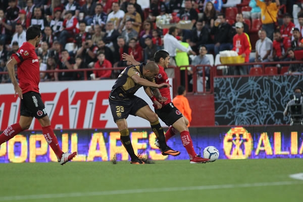 Pumas no logra responder tras el gol en contra.