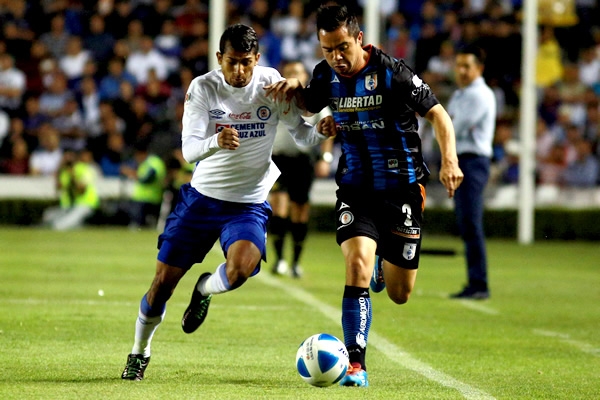 Querétaro ataca poco, Isaac Romo sufre de oportunidades.