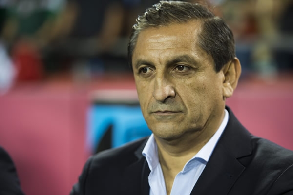 Ramón Díaz cargó con la derrota.