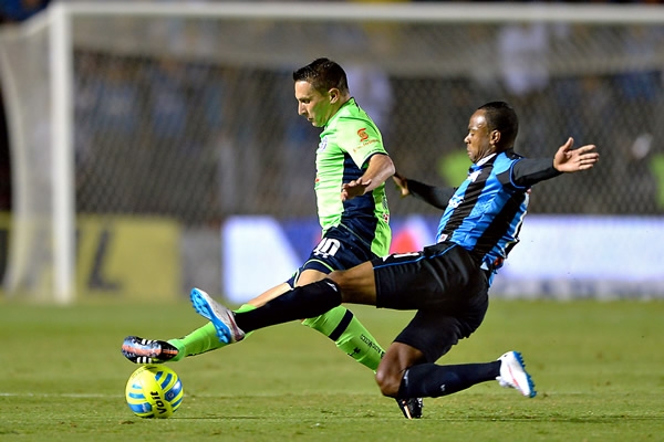 En la recta final del duelo, Gallos perdió la cabeza y se calentó.