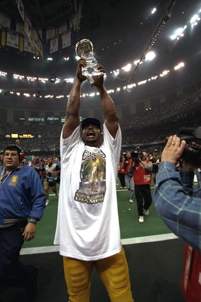 El gran Reggie White ganó su único SB junto a Brett Favre y los Packers.