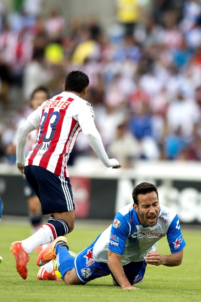 Rey recibió un fuerte golpe ante de hacer el primero.