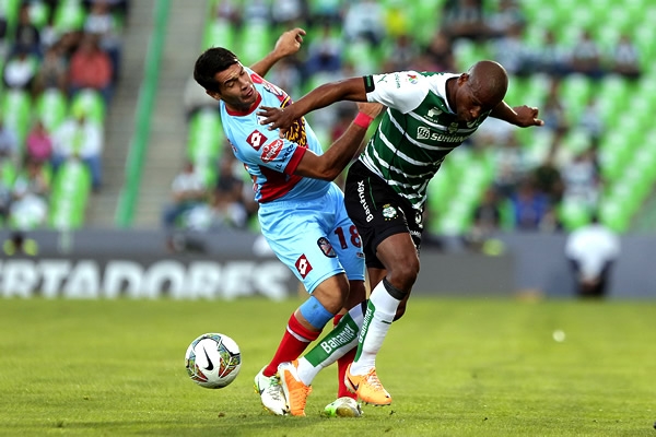 Ribair Rodríguez fue amonestado al principio de la seguinda mitad.