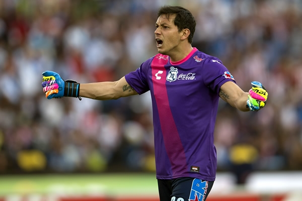 Rodolfo Cota no ocultó su euforia tras el gol de Rey.