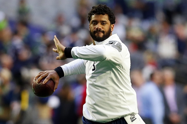 Russell calentó pensando en lo que será el esperado juego.