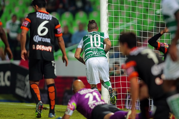 Santos no tardó mucho en poner el empate a uno.