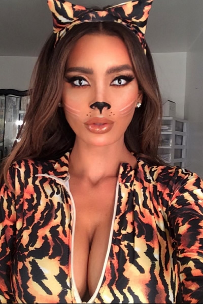 Sarah Stage enamoró las redes con su embarazo sin panza. 