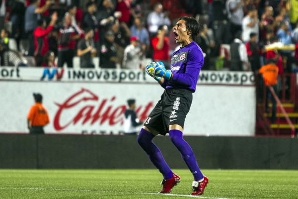 Saucedo festejó eufórico luego de ir abajo en el marcador.