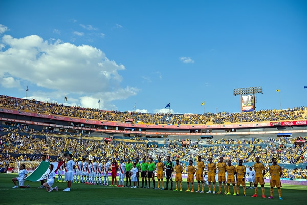 Se entonó el Himno Nacional de México.