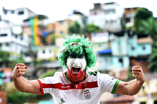 Se imponen colores iranís.