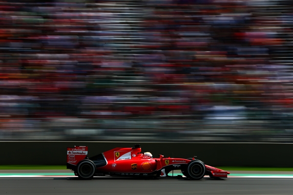 Sebastian Vettel a toda velocidad.