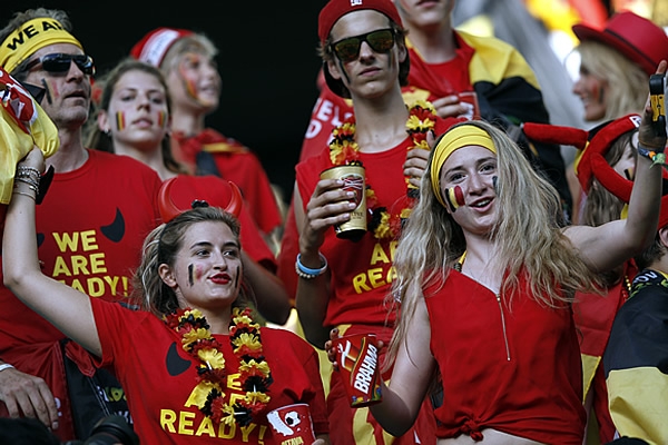 Seguidores de Bélgica presentes en la Arena Fonte Nova.