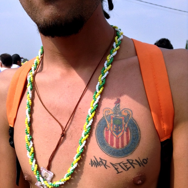 Ser aficionado Chiva es tener un corazón encendido de pasión.