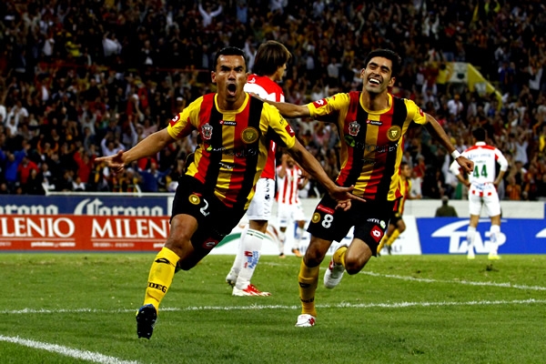 Sin se espectacular, la UdeG ya gana el partido.