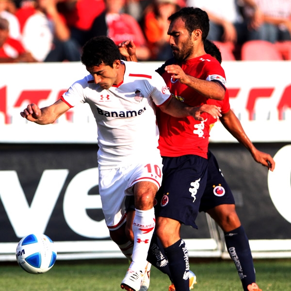 Sinha y Chiapas, rivalidad con garra en medio campo.