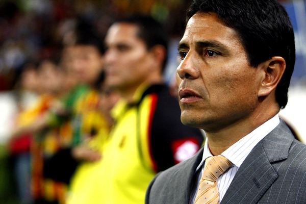 Sosa luce nervioso previo al inicio del partido.