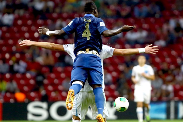 El talento de Kurt Zouma es insuficiente en la terreno de juego.