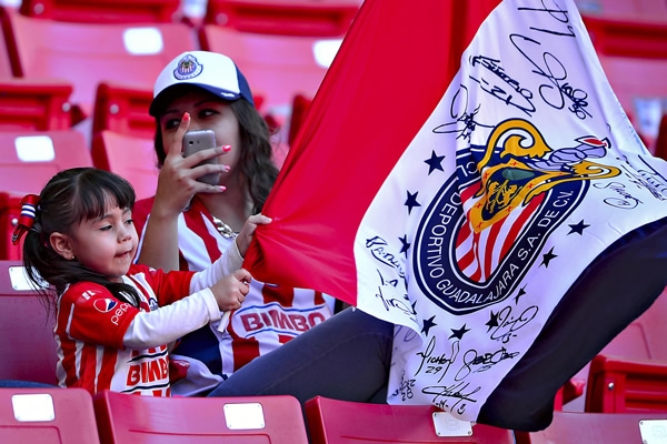 También la afición más joven apoyó a su equipo.